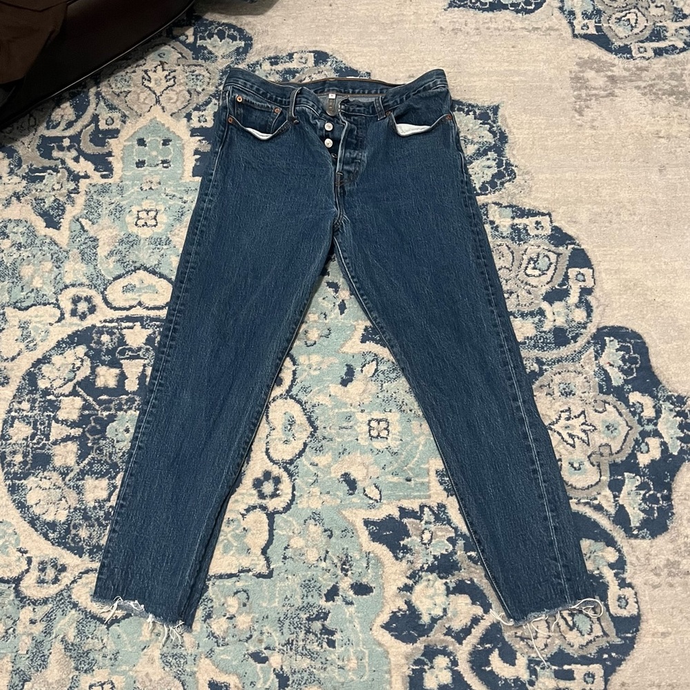 Levi’s Wedgie Icon Fit in Something Cheeky